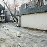 Walkout Basement Suite With Free Street Parking